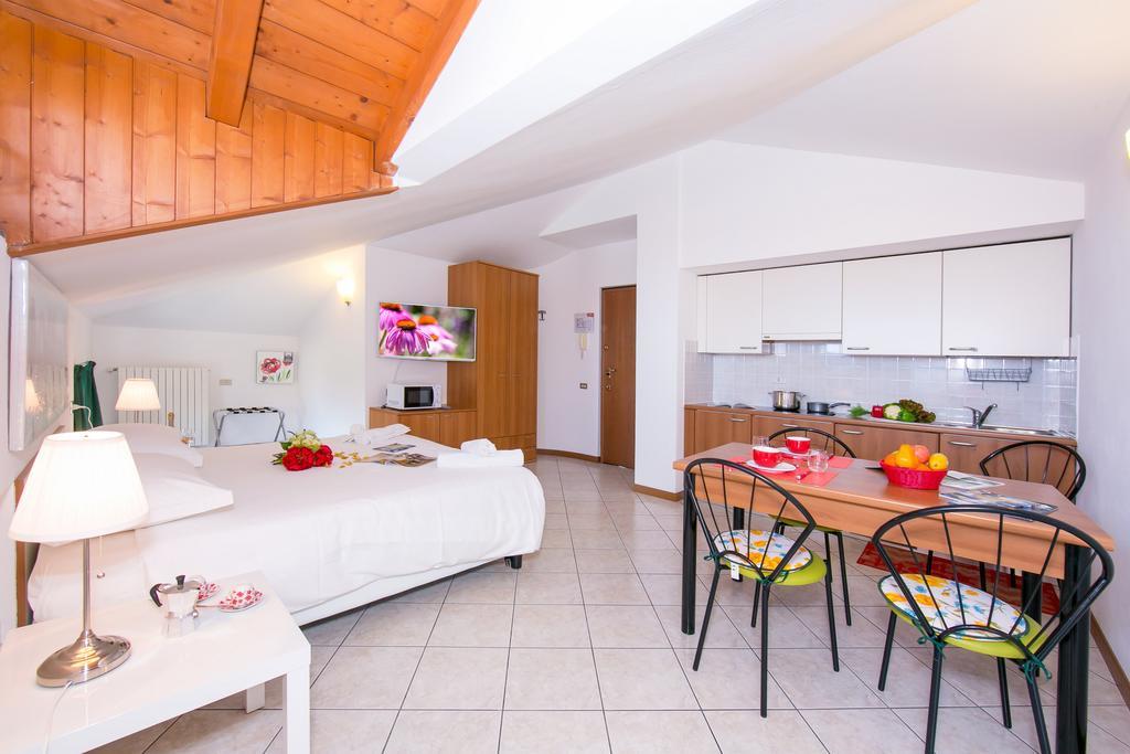 Residence Riva Del Lario Gravedona Luaran gambar