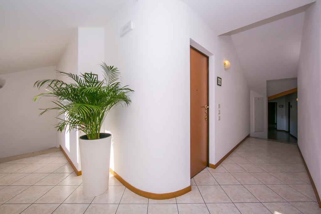 Residence Riva Del Lario Gravedona Luaran gambar