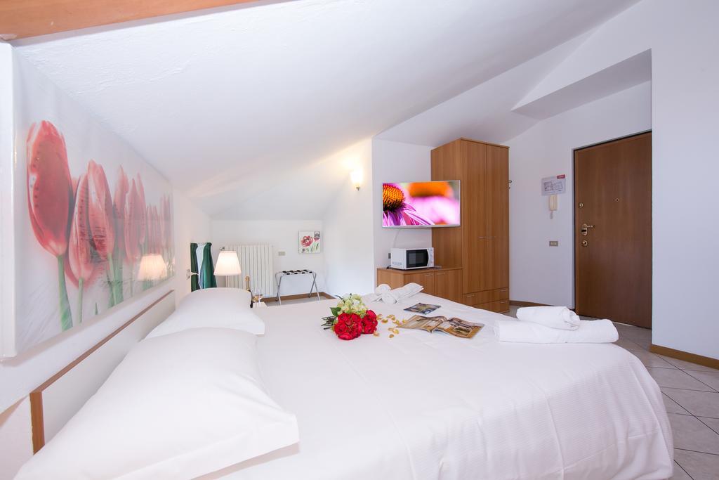 Residence Riva Del Lario Gravedona Luaran gambar
