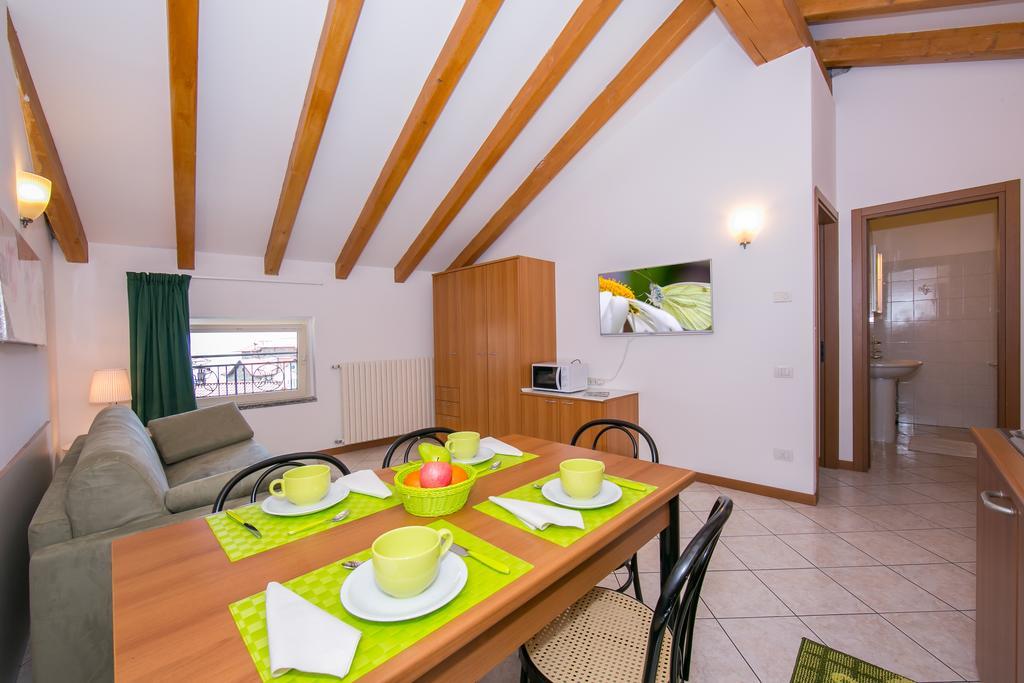 Residence Riva Del Lario Gravedona Luaran gambar