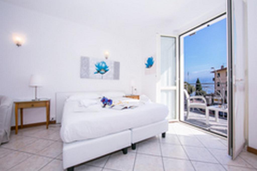 Residence Riva Del Lario Gravedona Luaran gambar